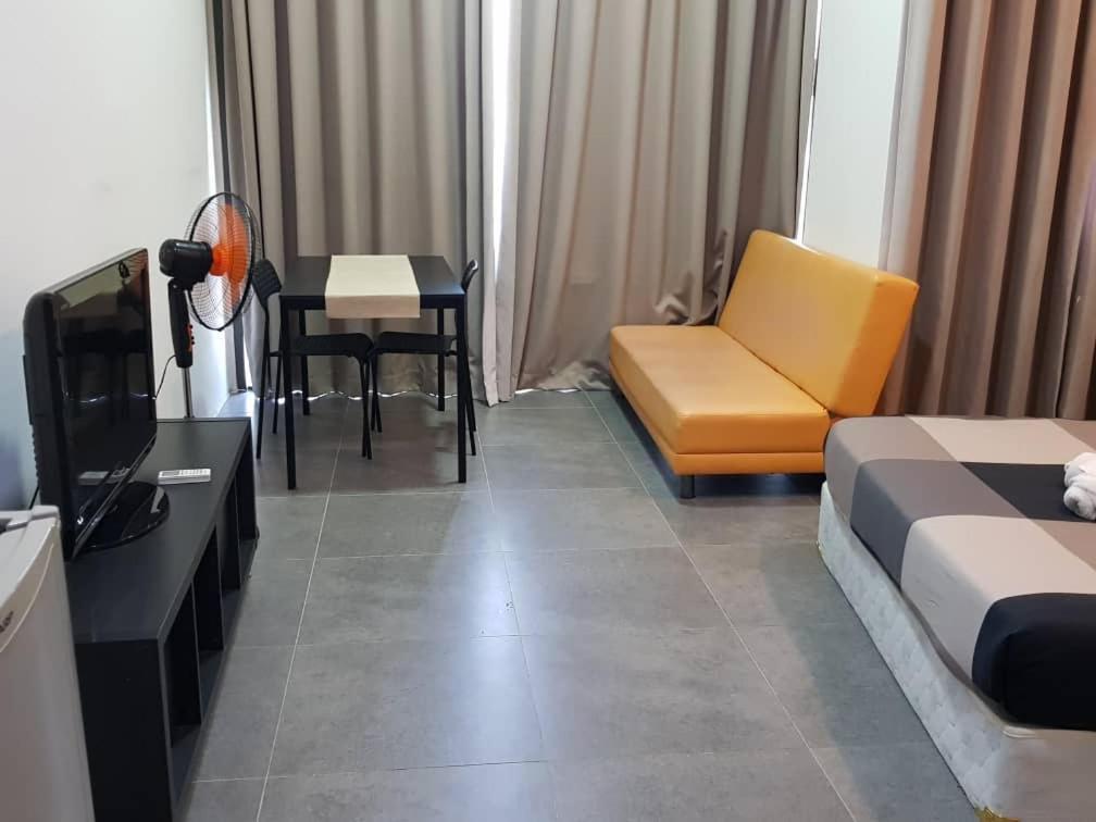 Apartment B, Empire Damansara *